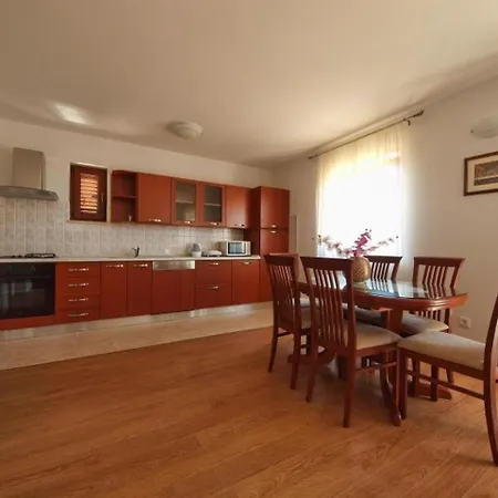 Anuska - Two Bedroom With Balcony And Sea View Daire Cavtat