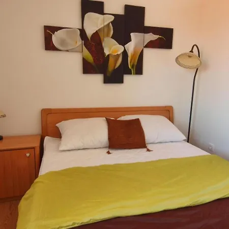 Anuska - Two Bedroom With Balcony And Sea View